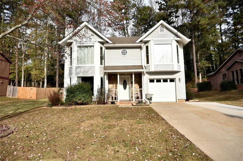 Wonderful 3BR/2.5 Two-story Home on a gorgeous level lot!