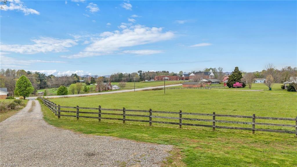 2228 Sparta Road North Wilkesboro, NC 28659 - Photo 4 of 47