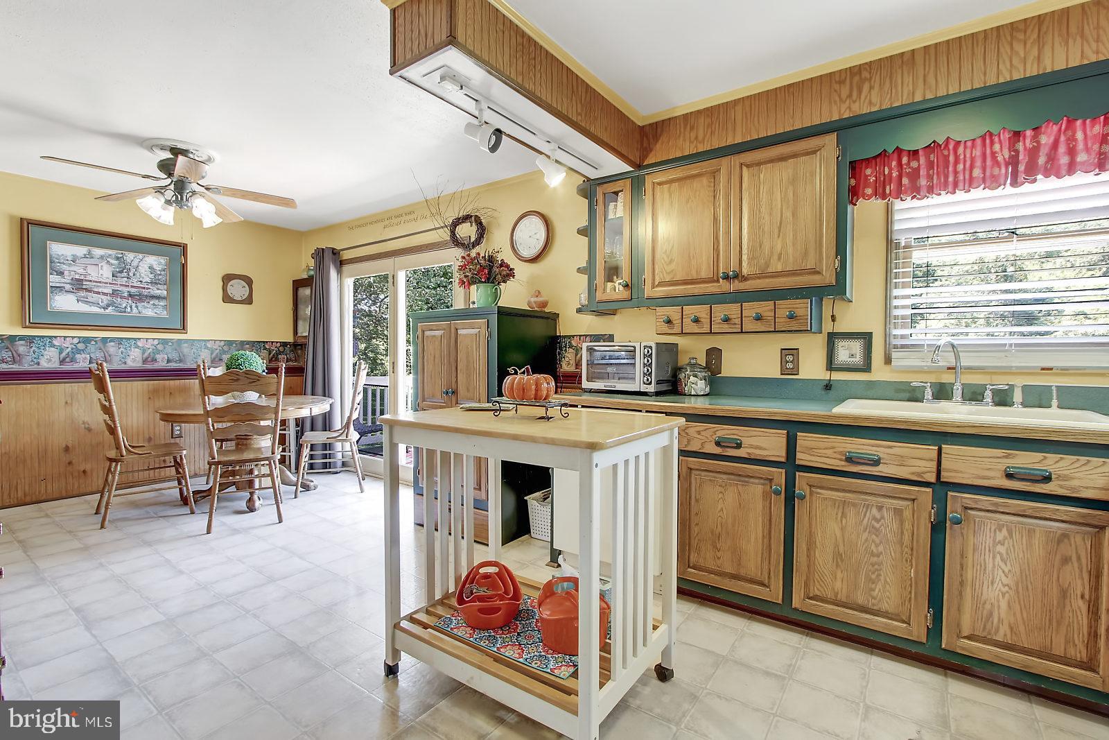 910 Trolley Road York Springs, PA 17372 - Photo 8 of 25 Gallery Image 8