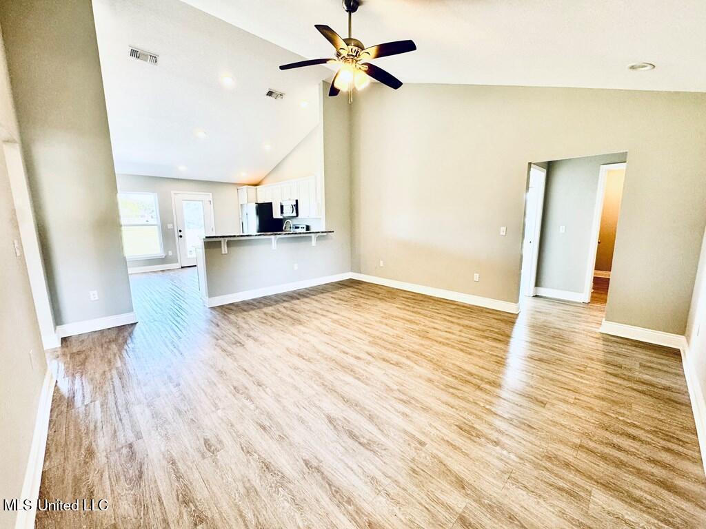 24 Bear Path Picayune, MS 39466 - Photo 4 of 27 IMG_1313