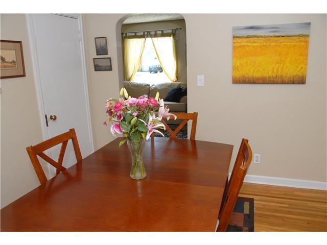 2178 Harwitch Road Upper Arlington, OH 43221 - Photo 4 of 11