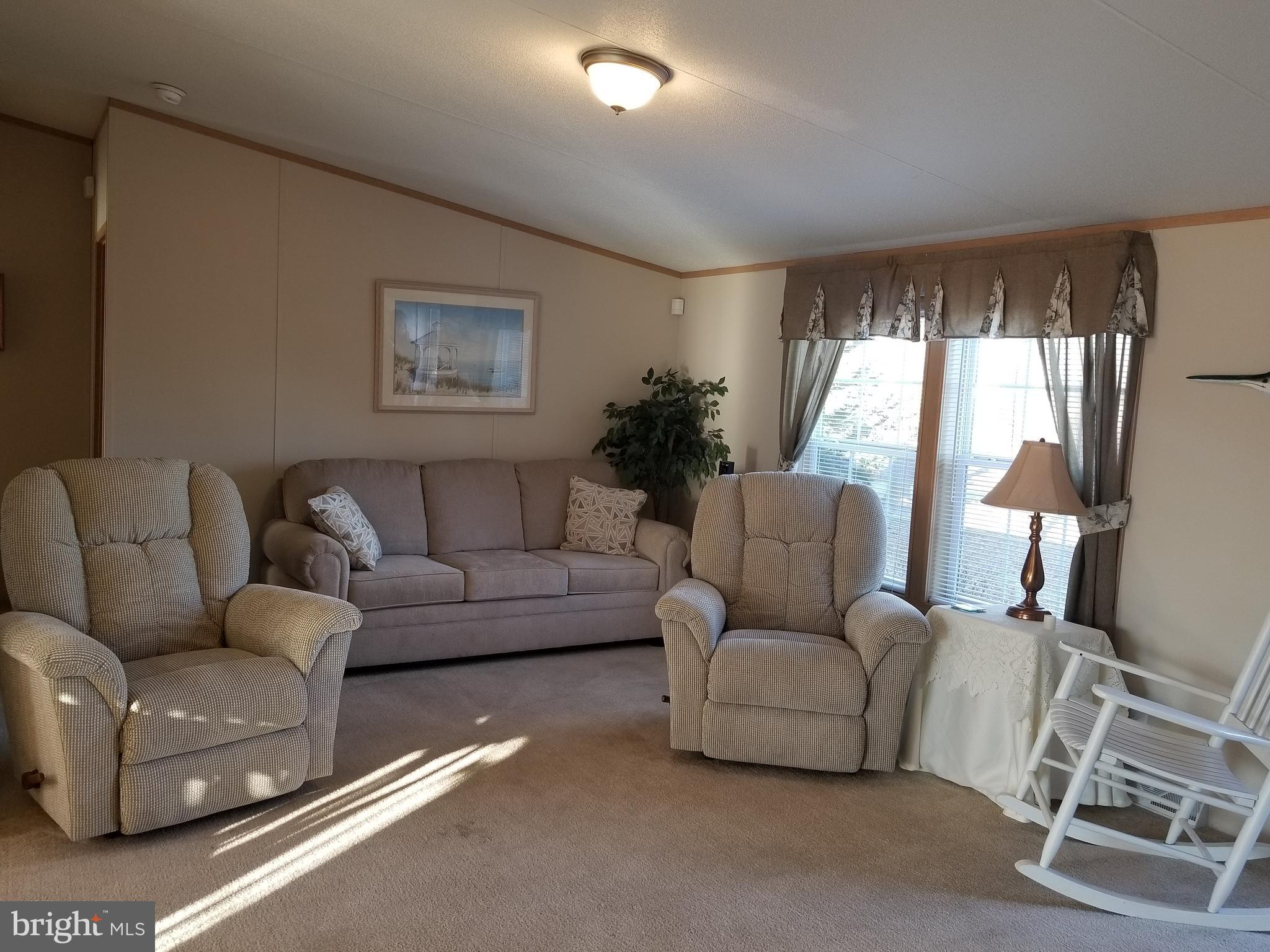 18624 Cool Spring Road Milton, DE 19968 - Photo 9 of 47 Living Room