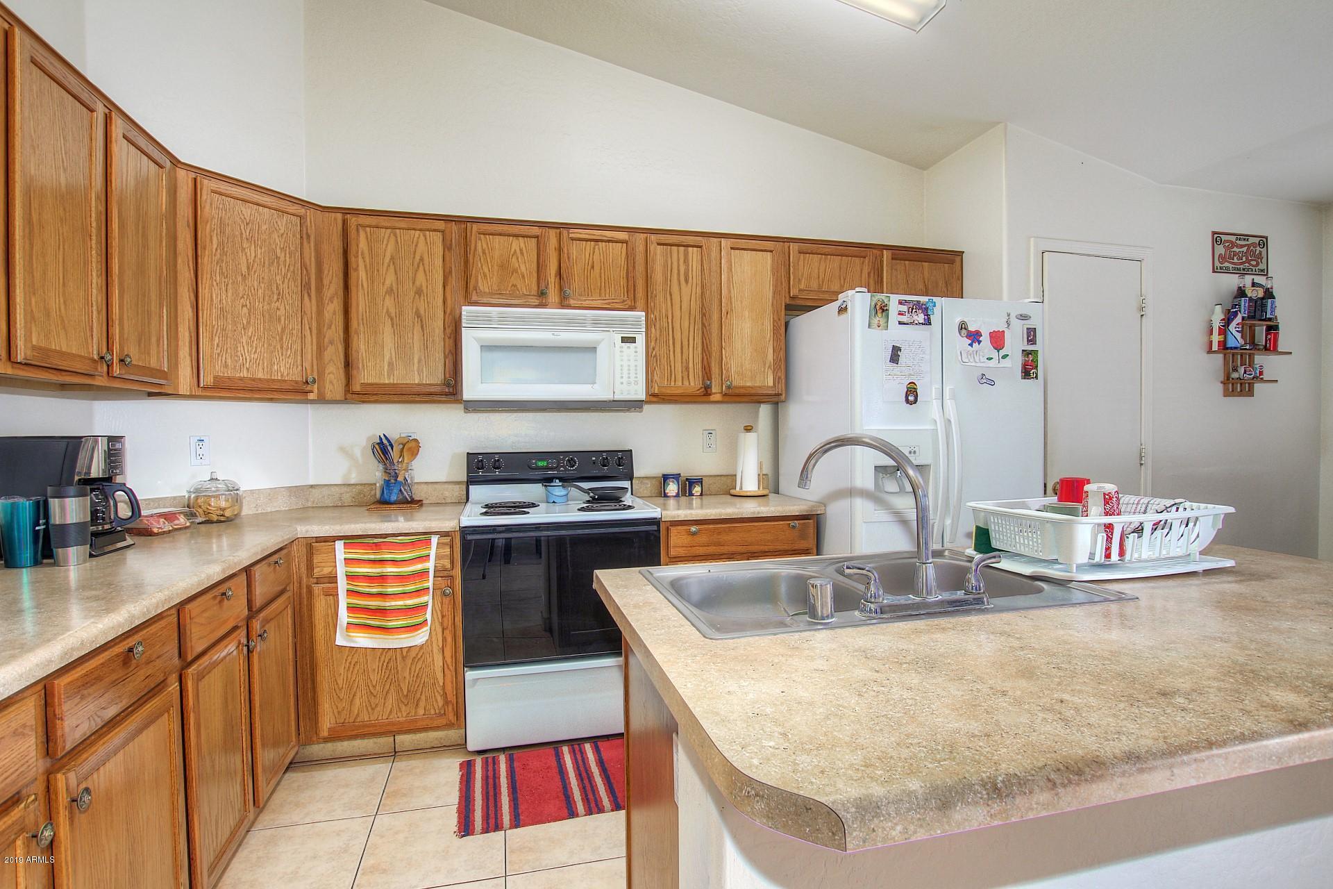 3437 West Fraktur Road Phoenix, AZ 85041 - Photo 12 of 30 IMG_0353_4_5_6_7 PhotoS