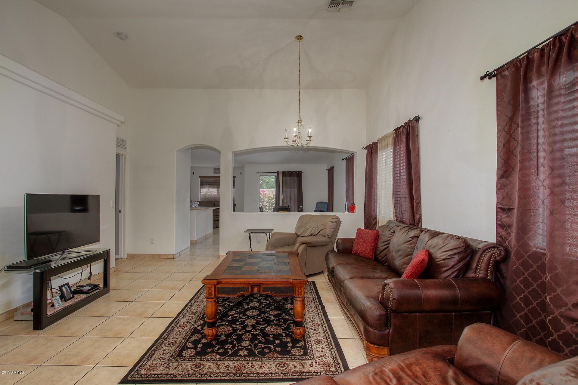 3437 West Fraktur Road Phoenix, AZ 85041 - Photo 6 of 30 IMG_0317_18_19_20_21