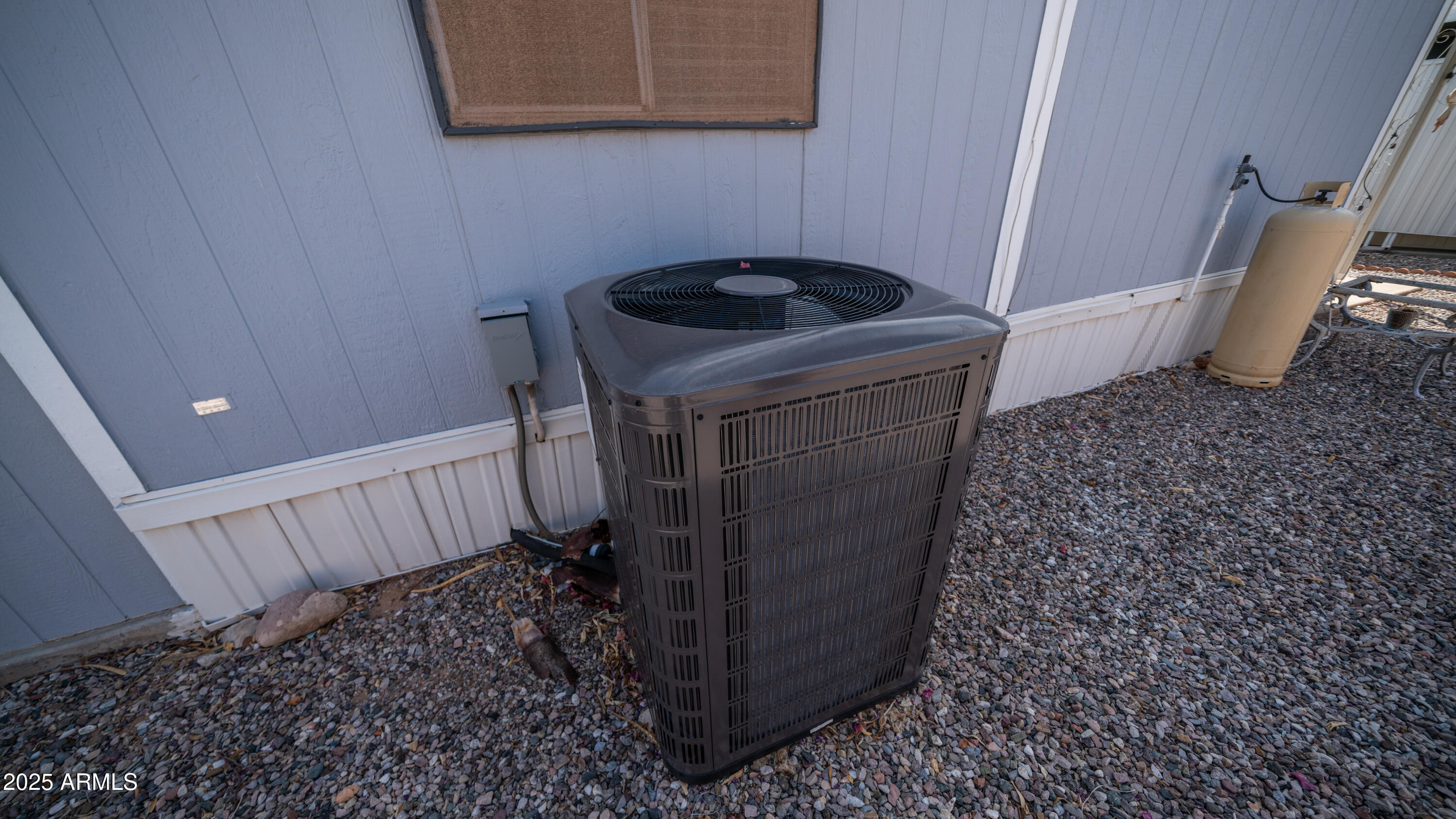 301 South Signal Butte Road, Unit 51 Apache Junction, AZ 85120 - Photo 10 of 32 a utility room with dryer and washer