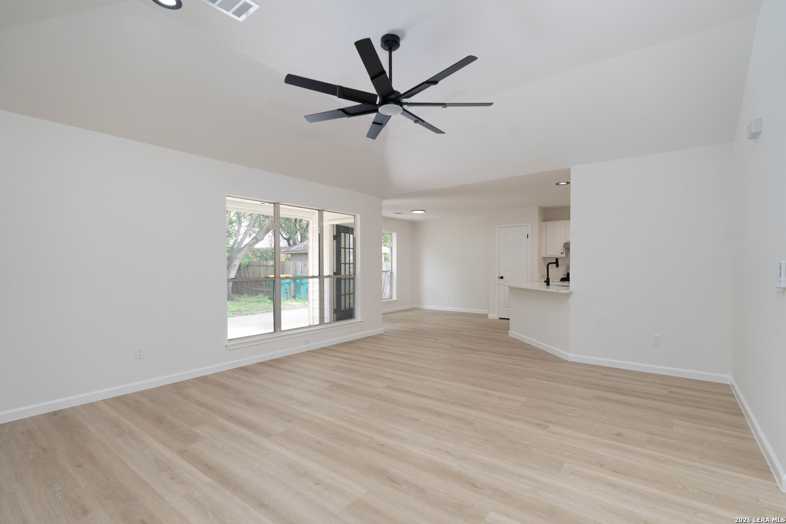 10415 Mustang Ridge Converse, TX 78109 - Photo 4 of 23