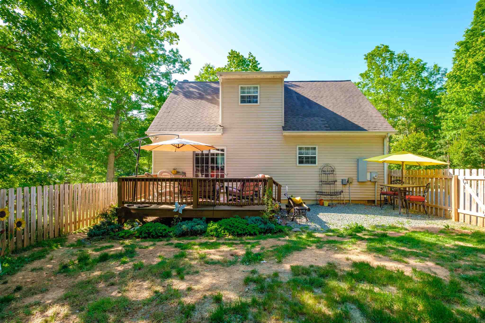 20 Brougham Road Palmyra, VA 22963 - Photo 32 of 44 a view of a house with backyard sitting area and garden