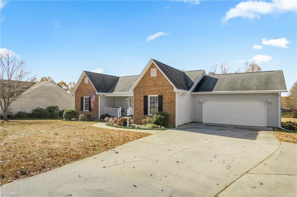 3577 Old Mountain Road Trinity, NC 27370 - Photo 2 of 29