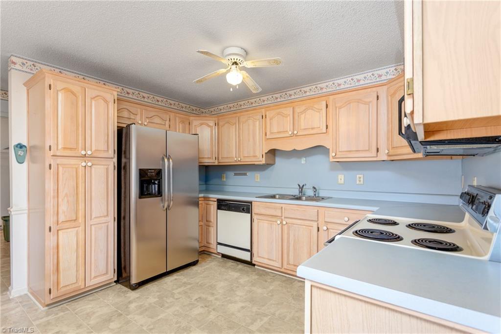 3577 Old Mountain Road Trinity, NC 27370 - Photo 10 of 29