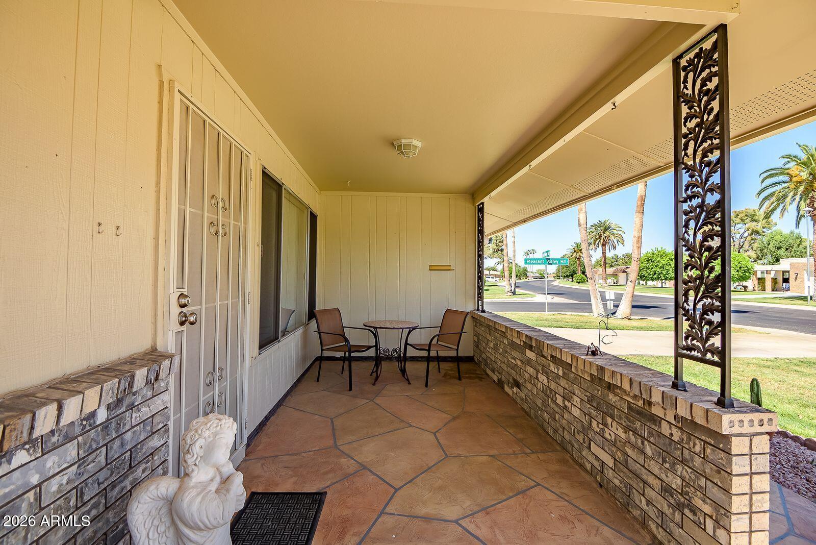 9613 West Oak Ridge Drive Sun City, AZ 85351 - Photo 5 of 31 sc - front entry