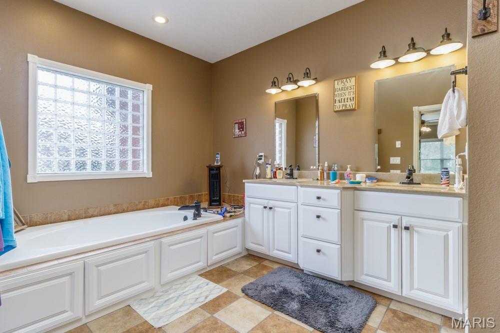 2824 Boardwalk Drive Lebanon, MO 65536 - Photo 16 of 34