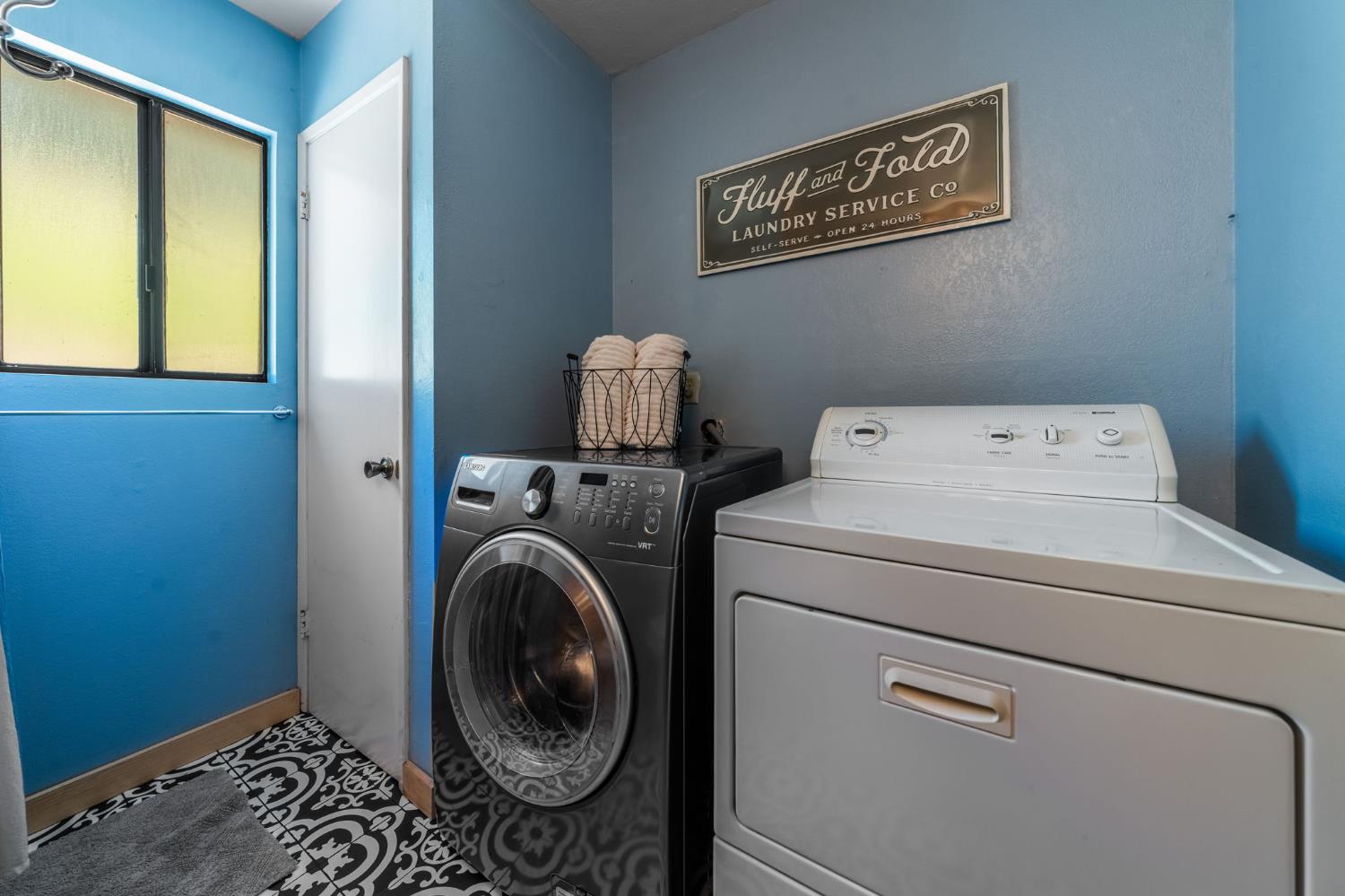 5341 Edelweiss Way Pollock Pines, CA 95726 - Photo 27 of 48 Laundry Nook