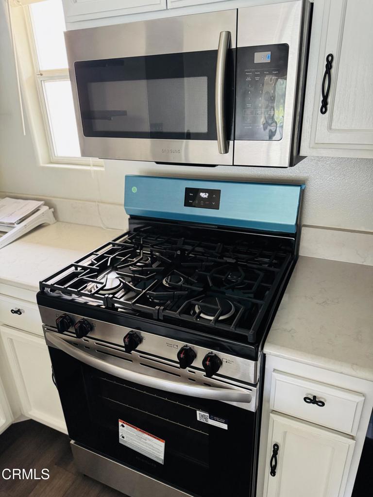 2742 Borchard Road Newbury Park, CA 91320 - Photo 16 of 51 a close view of stove top oven