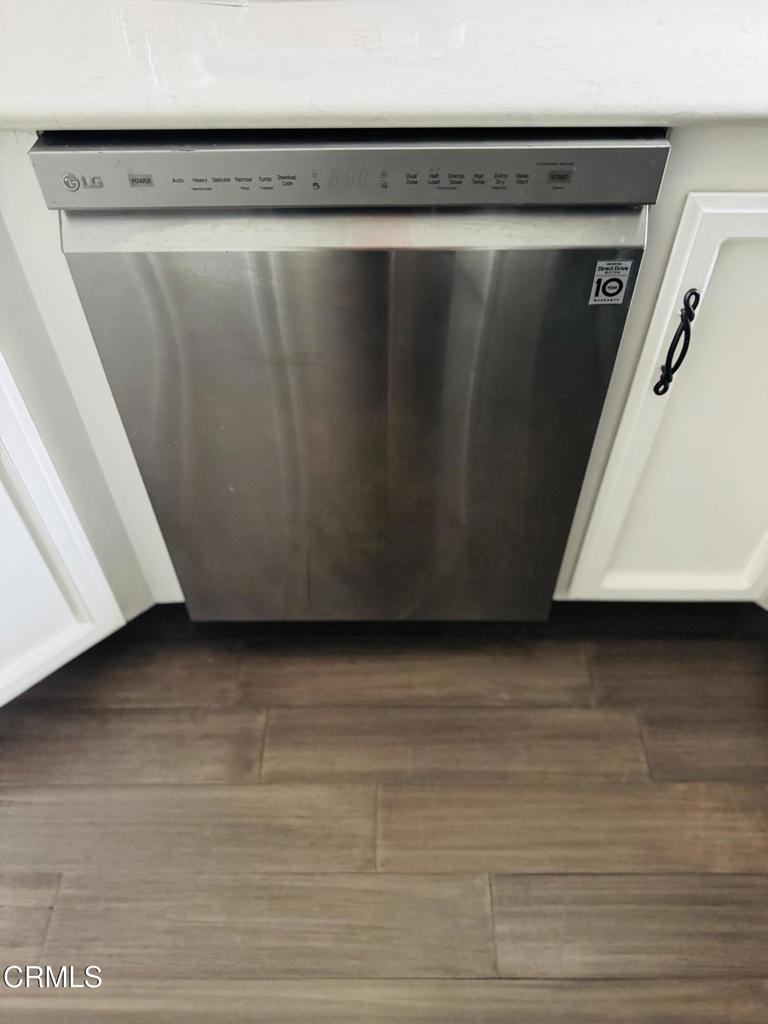 2742 Borchard Road Newbury Park, CA 91320 - Photo 20 of 51 a close up of a wall