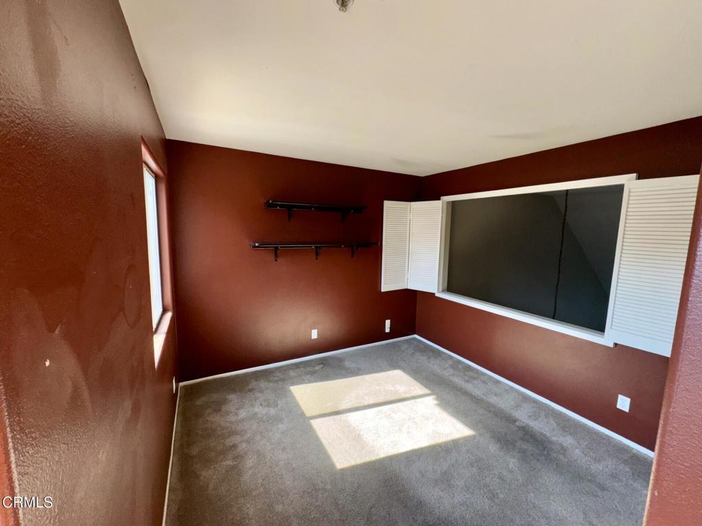 2742 Borchard Road Newbury Park, CA 91320 - Photo 33 of 51 a view of livingroom with a projector