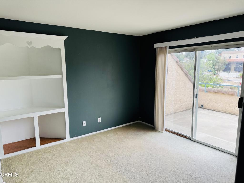 2742 Borchard Road Newbury Park, CA 91320 - Photo 39 of 51 an empty room with sliding door