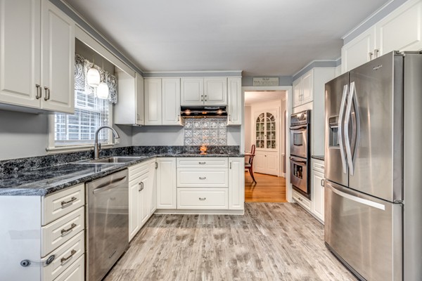 14 Richards Road Lynnfield, MA 01940 - Photo 17 of 30 Gallery Image 17
