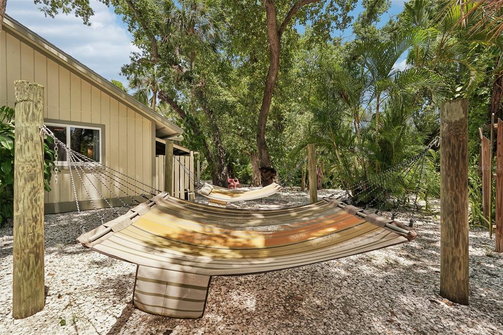 521 Avalon Road Venice, FL 34293 - Photo 27 of 31 Gallery Image 27