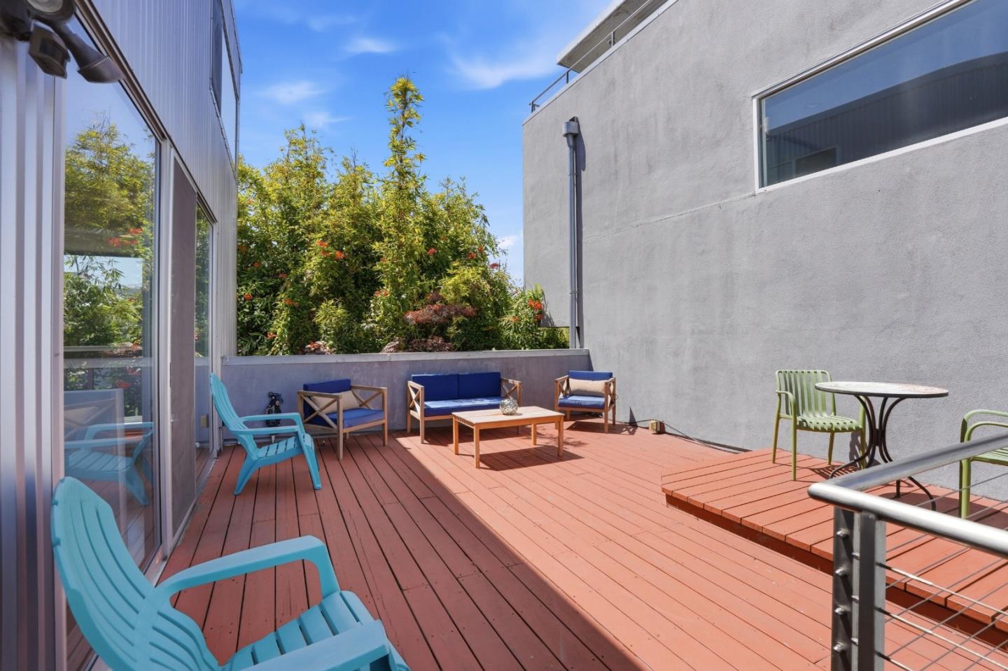 2709 Tenth Street, Unit C Berkeley, CA 94710 - Photo 24 of 44 a outdoor view with a sitting space