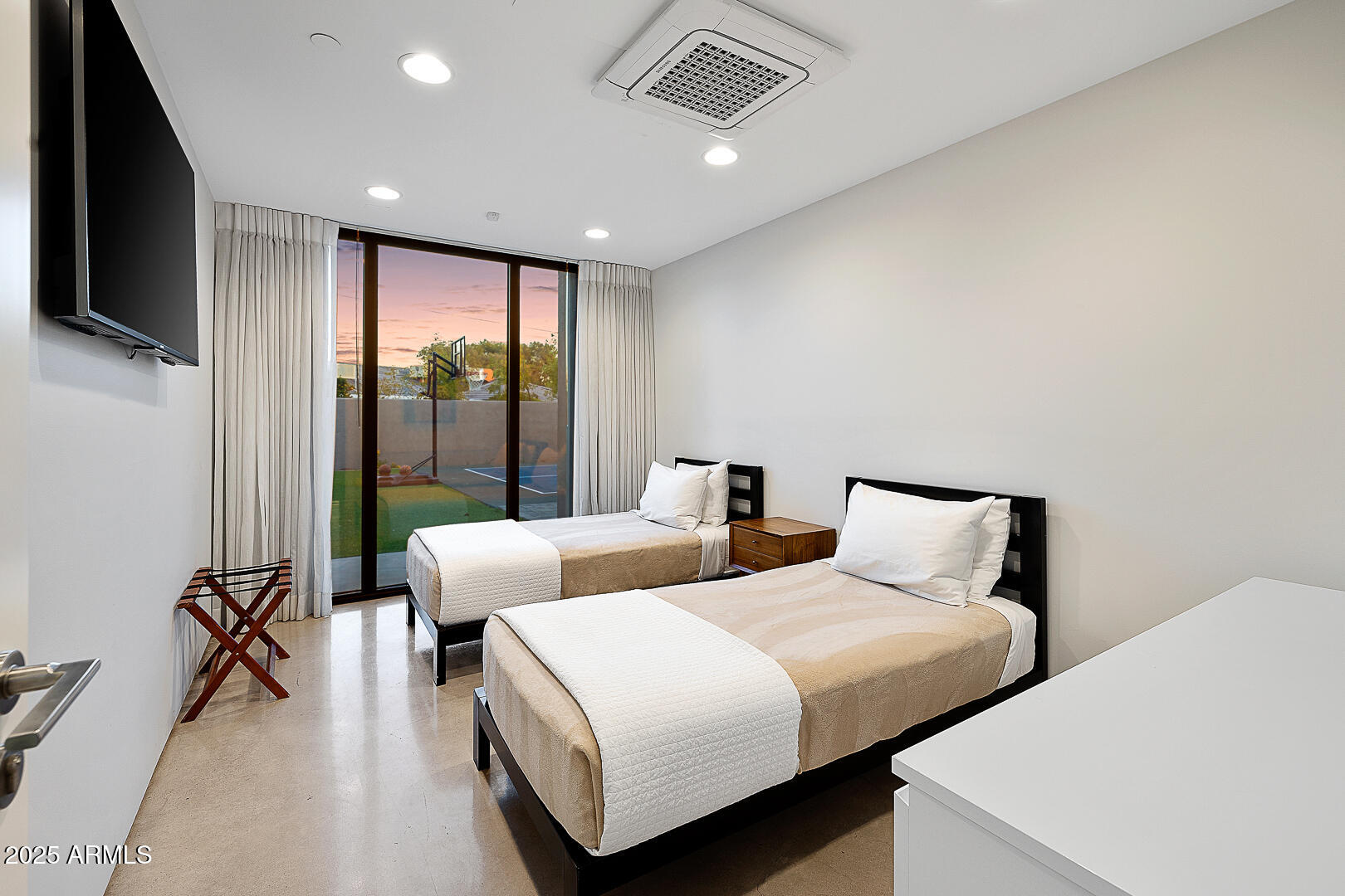 10299 North 65th Place Paradise Valley, AZ 85253 - Photo 19 of 25 Ritz-Scottsdale-4-3