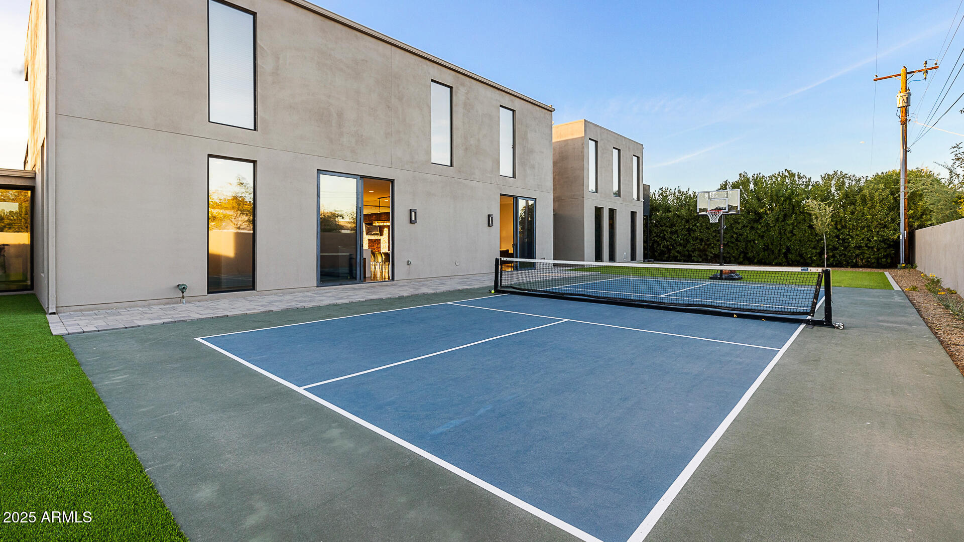 10299 North 65th Place Paradise Valley, AZ 85253 - Photo 6 of 25 Ritz-Scottsdale-1-5