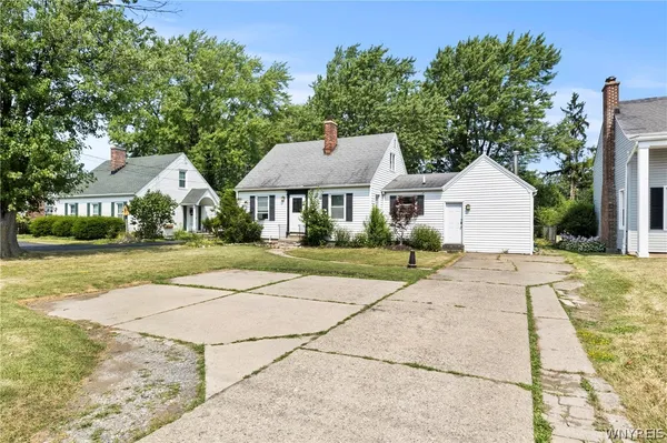 $259,999 | 5284 Sheridan Drive, Amherst, NY 14221