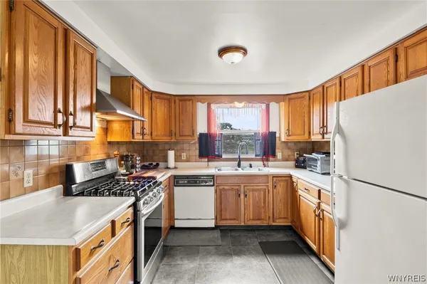 $259,999 | 5284 Sheridan Drive, Amherst, NY 14221