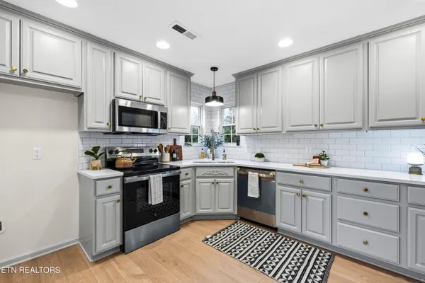 $449,900 | 3732 Bent Road, Kodak, TN 37764