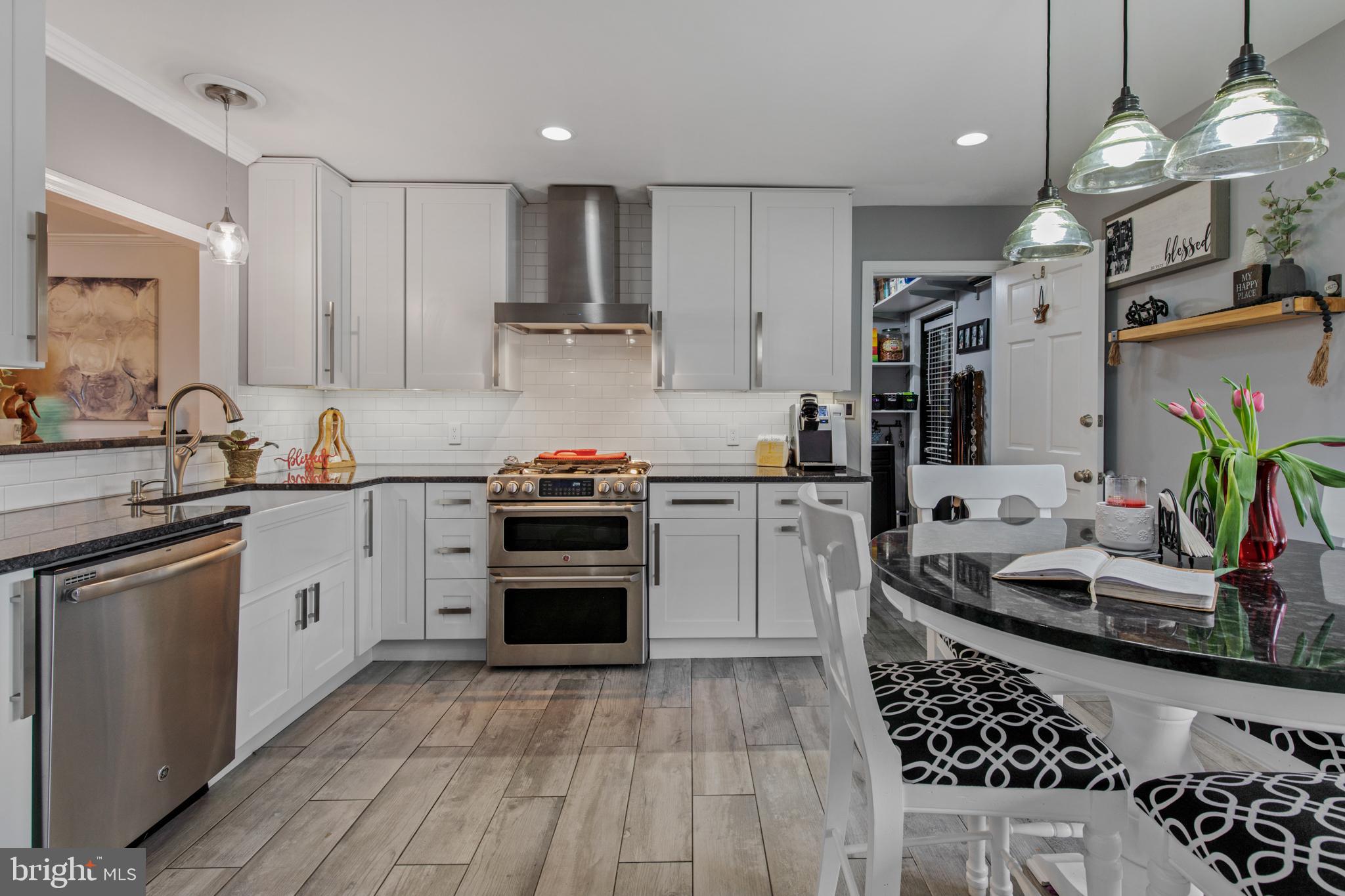 19 Riverside Avenue Lancaster, PA 17602 - Photo 3 of 26 New Custom Kitchen