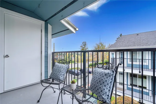 $494,000 | 12540 Southeast 32nd Street, Unit 35, Bellevue, WA 98005