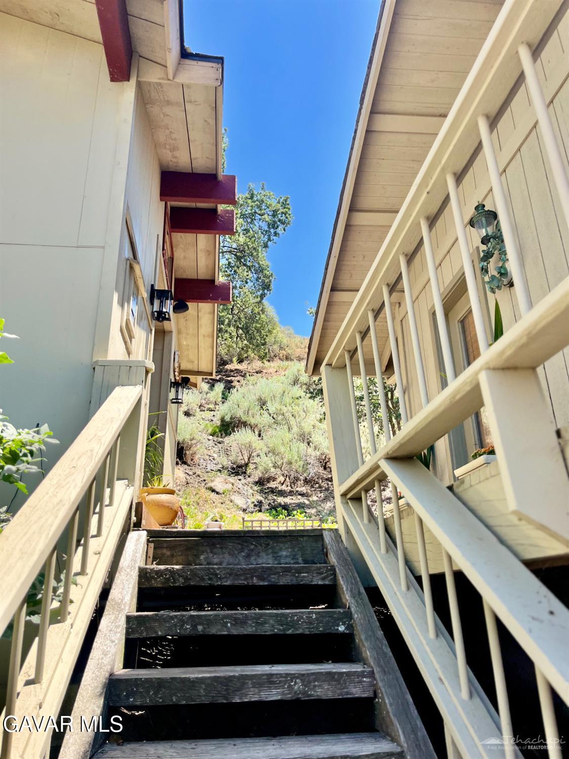 29901 Skyline Drive Tehachapi, CA 93561 - Photo 28 of 45 stairs sky
