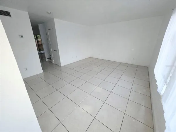 $1,400 | 3907 Coronation Court, Orlando, FL 32839