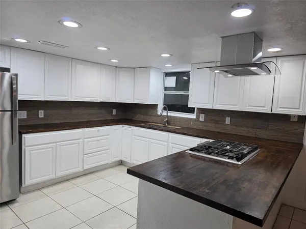 $1,400 | 3907 Coronation Court, Orlando, FL 32839