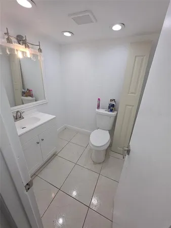 $1,400 | 3907 Coronation Court, Orlando, FL 32839