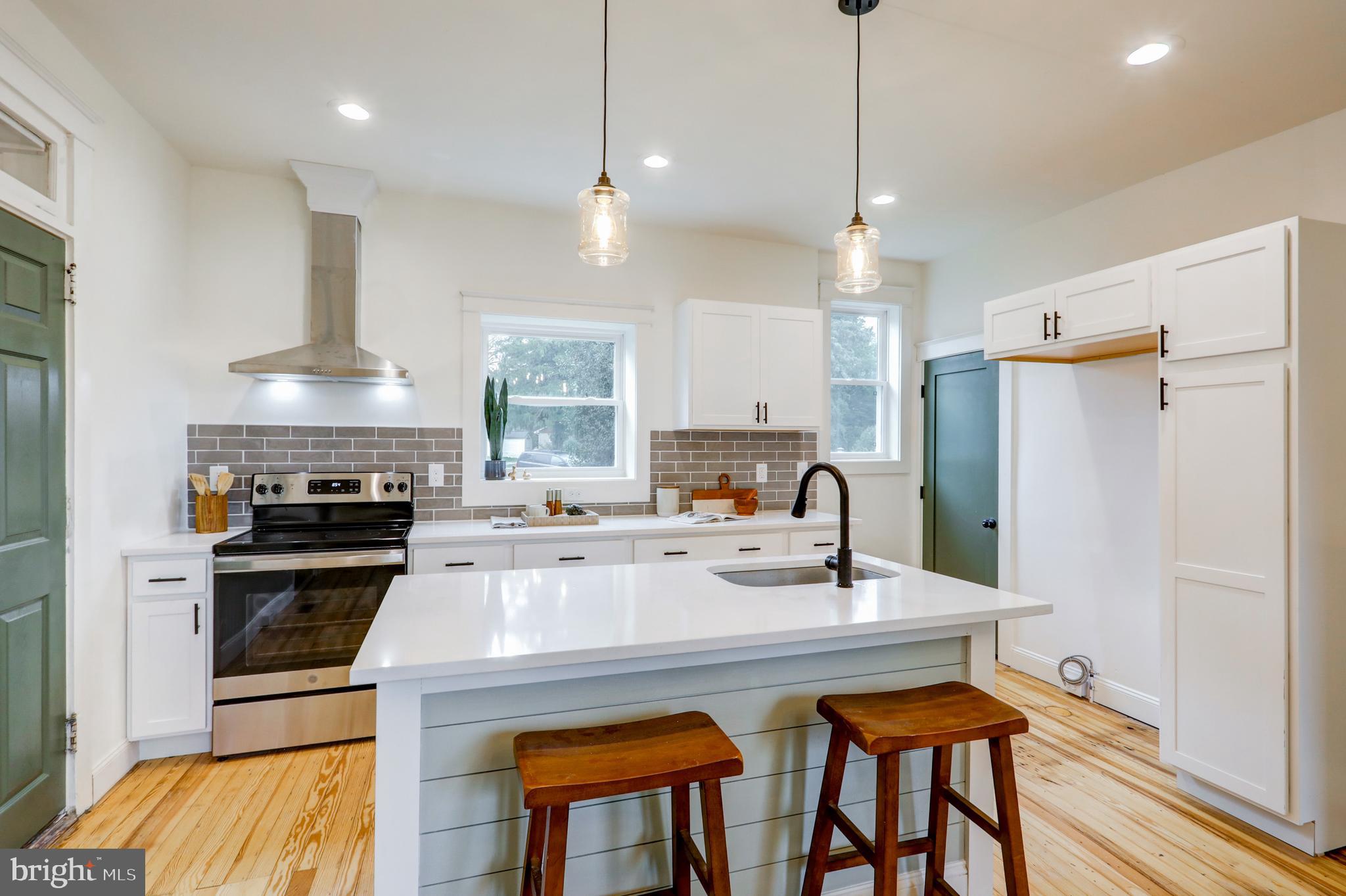 121 Glen Moore Circle Lancaster, PA 17601 - Photo 3 of 50