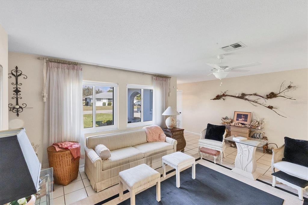 1181 Southland Road Venice, FL 34293 - Photo 11 of 51 Gallery Image 11