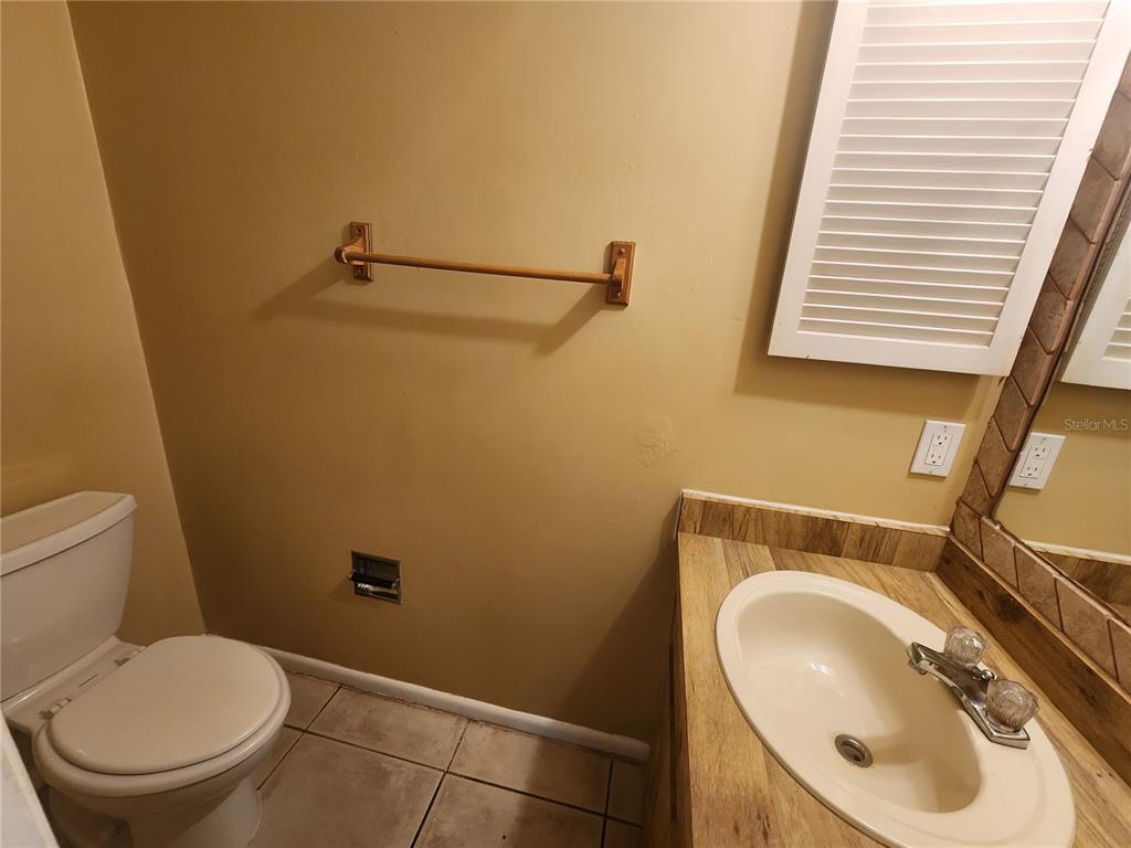 702 Southwest 70th Terrace, Unit B Gainesville, FL 32607 - Photo 14 of 33