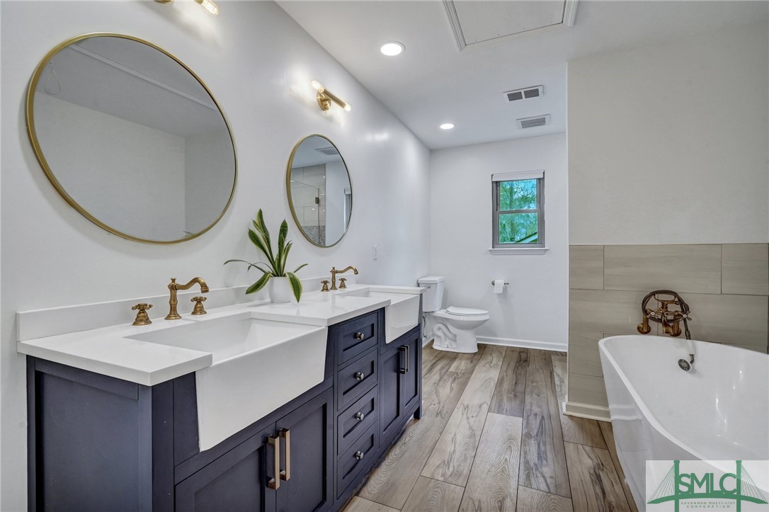 1015 Mill Hill Road Richmond Hill, GA 31324 - Photo 28 of 50 Primary Bath with double vanities