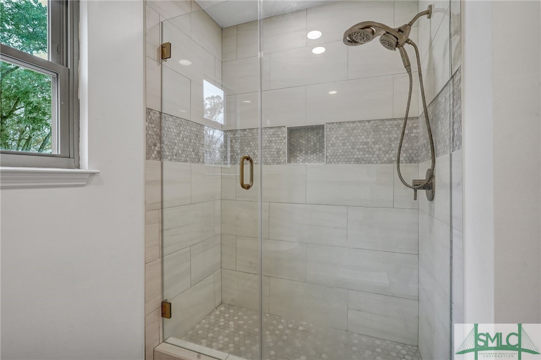 1015 Mill Hill Road Richmond Hill, GA 31324 - Photo 30 of 50 Walkin tiled shower