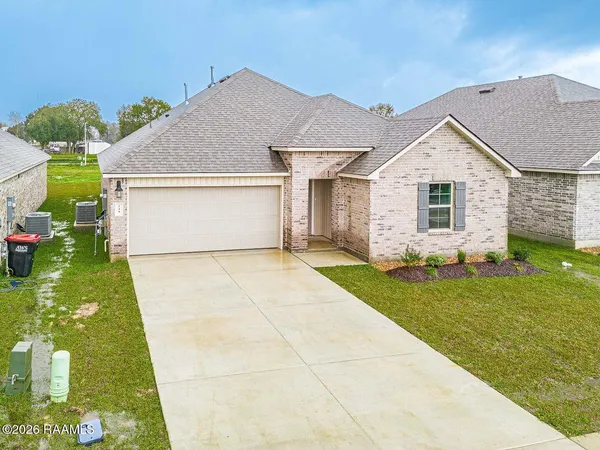 $1,900 | 234 Oak Heights, Duson, LA 70529