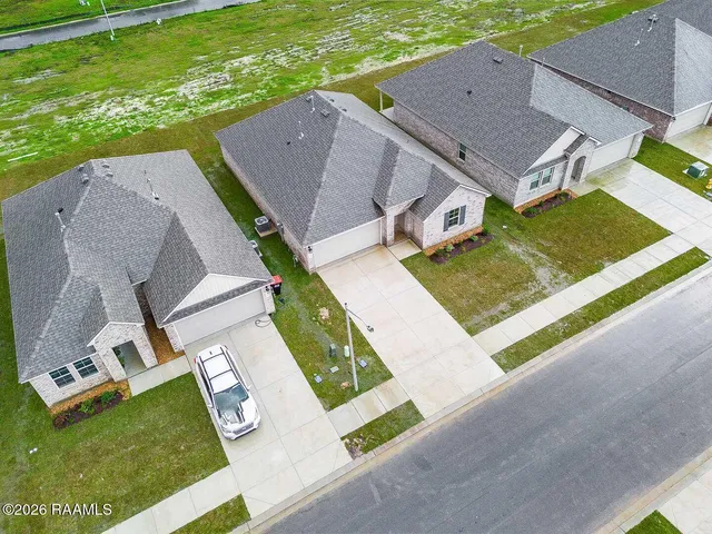 $2,000 | 234 Oak Heights, Duson, LA 70529