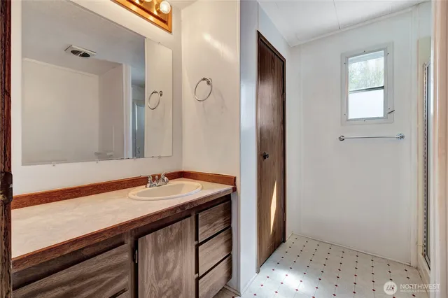 $258,000 | 18425 Northeast 95th Street, Unit 146, Redmond, WA 98052