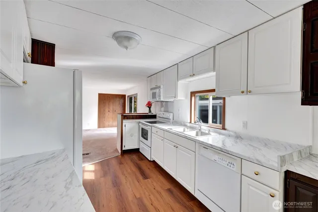 $258,000 | 18425 Northeast 95th Street, Unit 146, Redmond, WA 98052