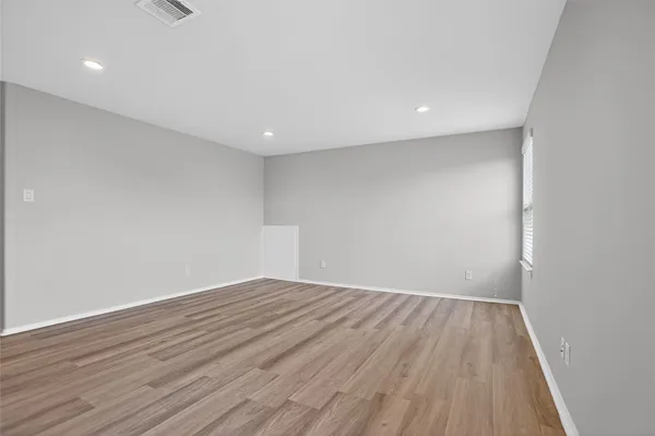 $2,600 | 16817 Pink Wintergreen Drive, Conroe, TX 77385