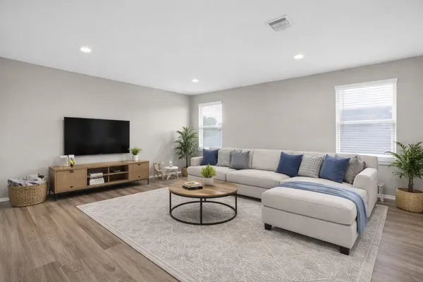 $2,600 | 16817 Pink Wintergreen Drive, Conroe, TX 77385