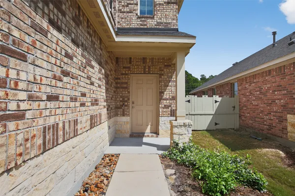 $2,600 | 16817 Pink Wintergreen Drive, Conroe, TX 77385