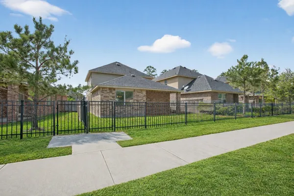 $2,600 | 16817 Pink Wintergreen Drive, Conroe, TX 77385