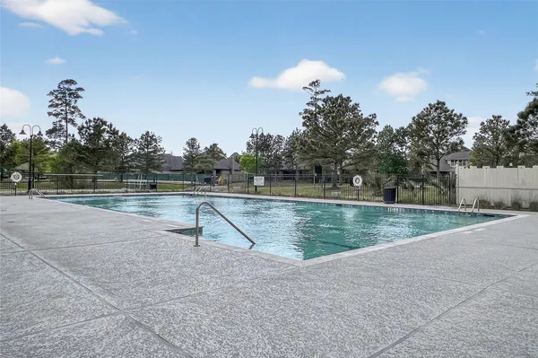 $2,600 | 16817 Pink Wintergreen Drive, Conroe, TX 77385