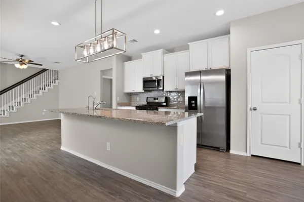 $2,600 | 16817 Pink Wintergreen Drive, Conroe, TX 77385