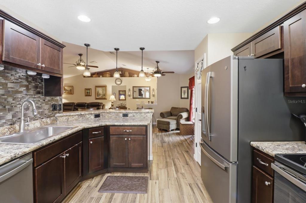 16389 Margot Road Weeki Wachee, FL 34614 - Photo 16 of 45